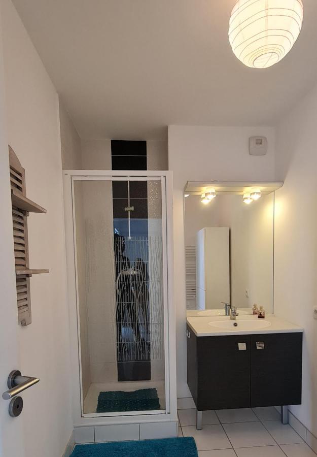 Appartement Devant La Plage Avec Piscine 콩카르노 외부 사진