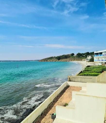 Appartement Devant La Plage Avec Piscine 콩카르노 외부 사진